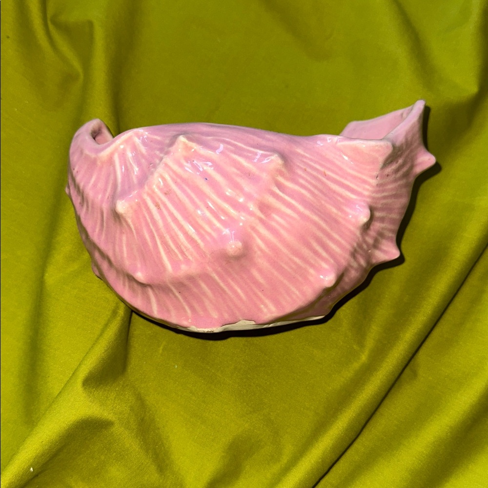 Midcentury Pink Ceramic Shell Bowl or Planter - Picture 5 of 10